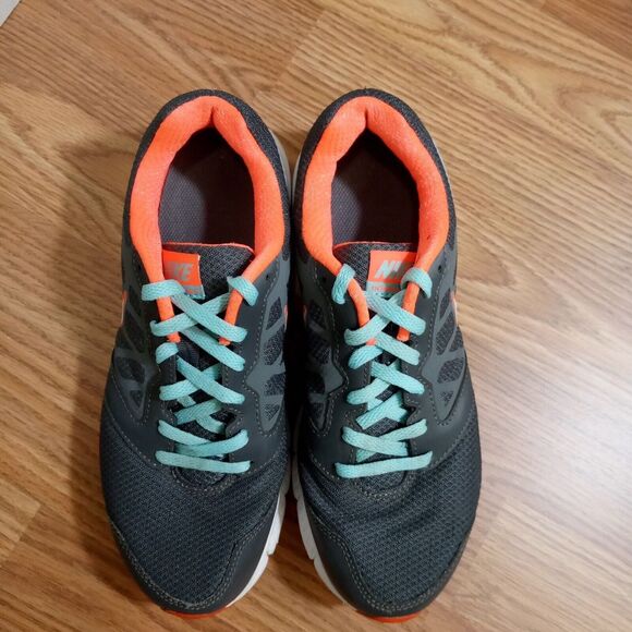 Nike Womens Sz 8 Running Shoes Sneakers Downshifter 6 Gray 684765-018 - Picture 9 of 10